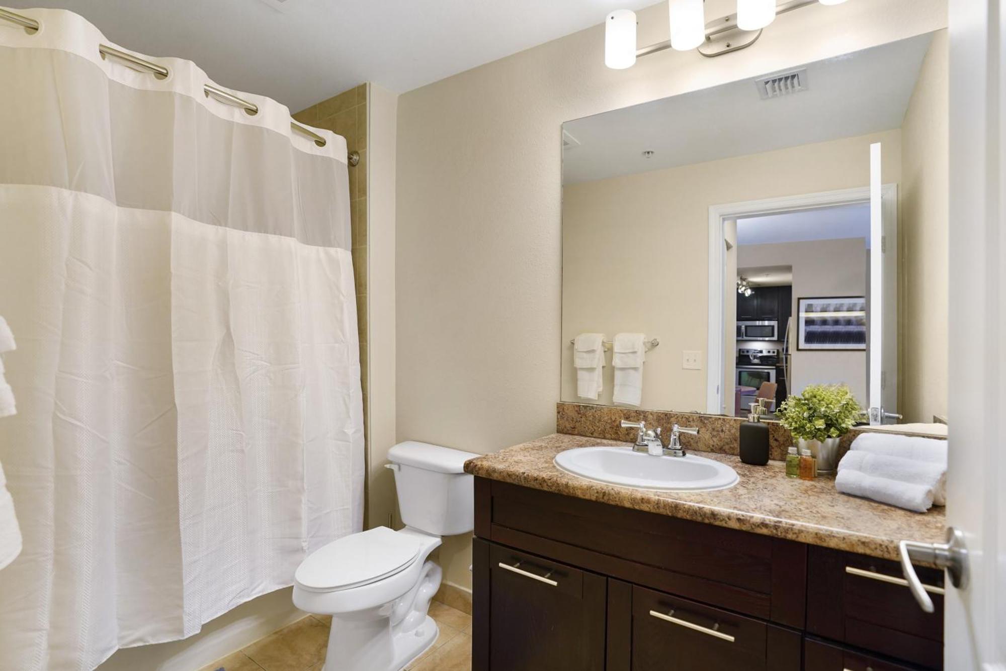 Dharma Home Suites South Miami At Red Road Commons المظهر الخارجي الصورة