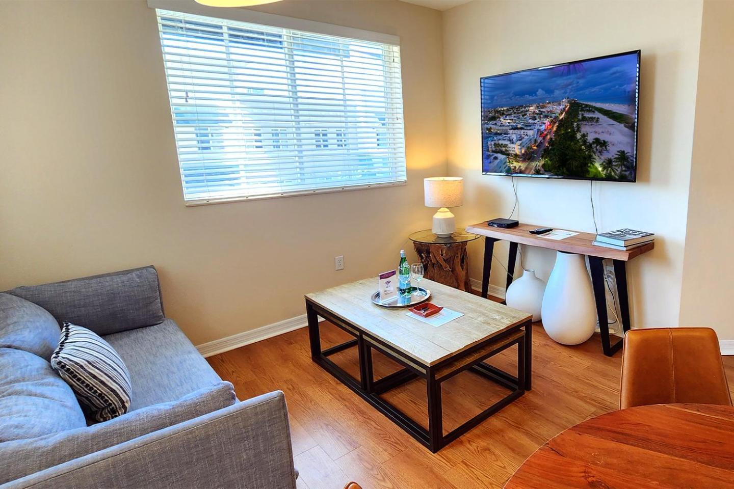 Dharma Home Suites South Miami At Red Road Commons المظهر الخارجي الصورة