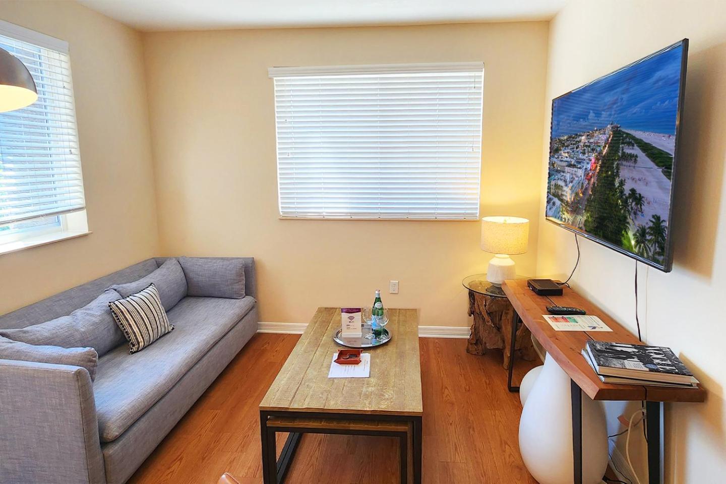 Dharma Home Suites South Miami At Red Road Commons المظهر الخارجي الصورة