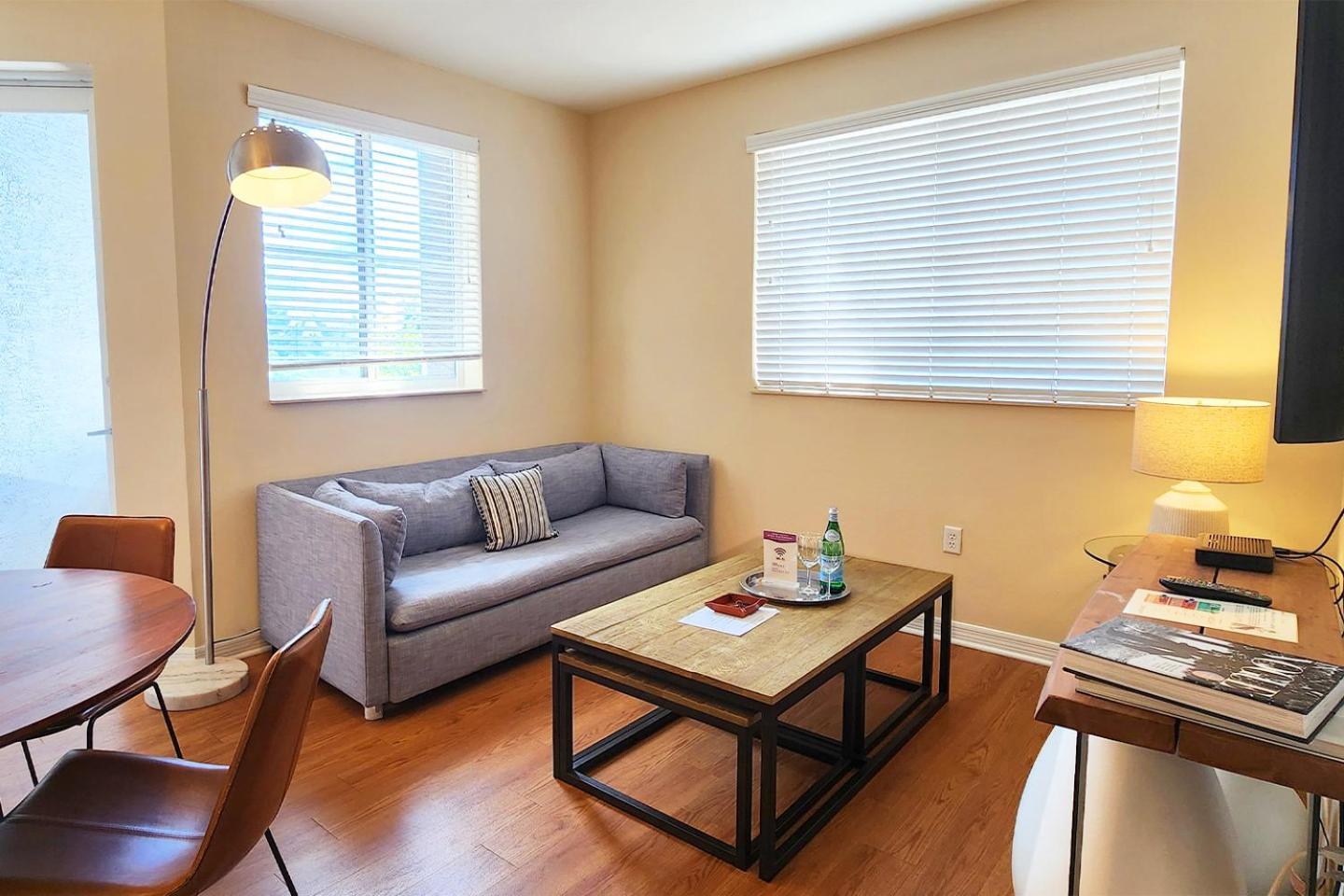 Dharma Home Suites South Miami At Red Road Commons المظهر الخارجي الصورة