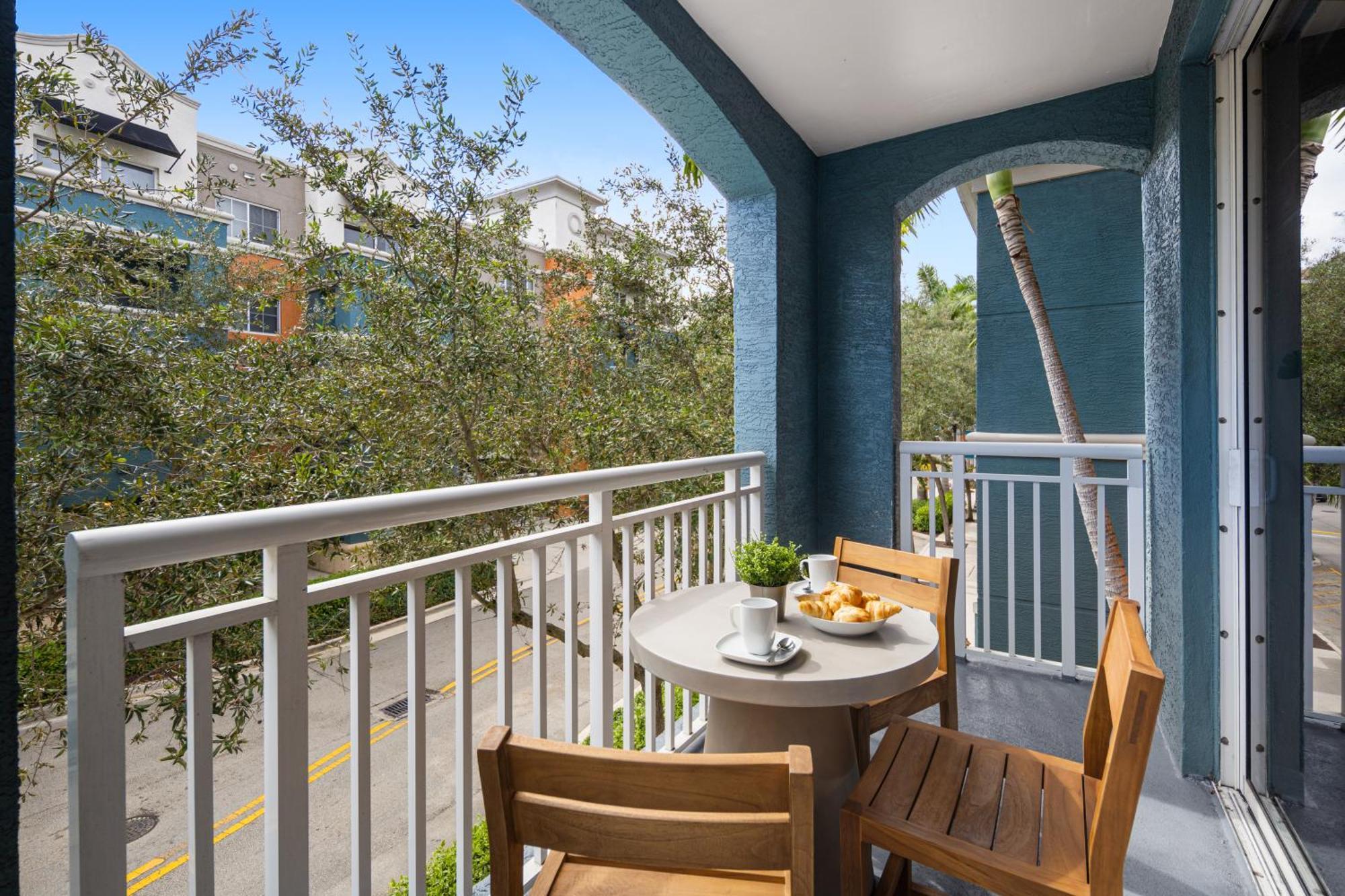 Dharma Home Suites South Miami At Red Road Commons المظهر الخارجي الصورة