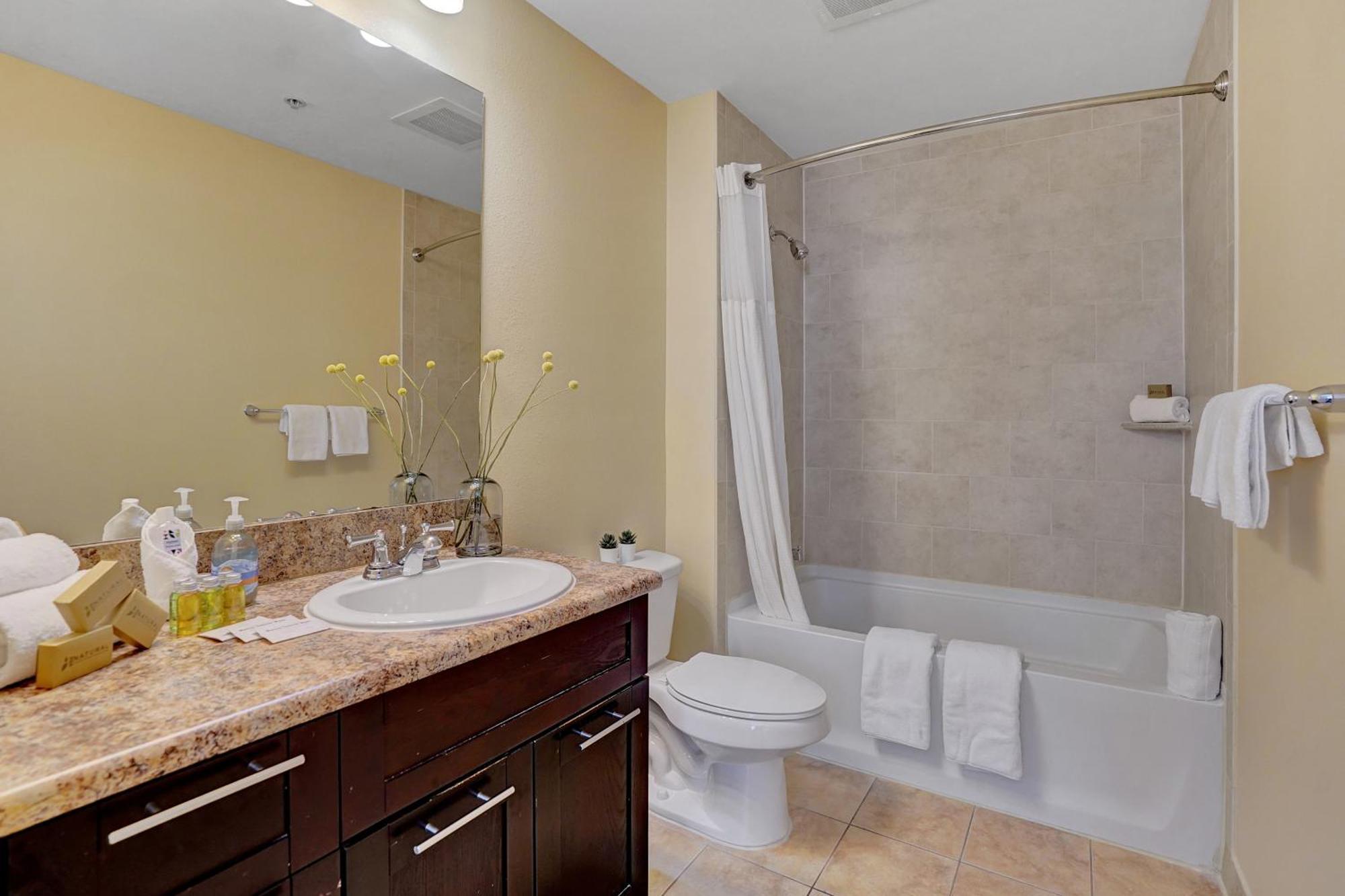 Dharma Home Suites South Miami At Red Road Commons المظهر الخارجي الصورة